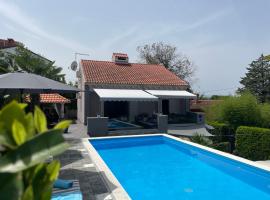 NS Dream Villa Malinska，位于马林斯卡的酒店