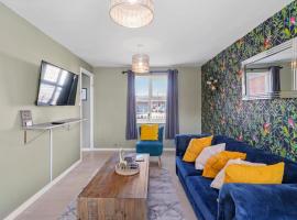 Stunning 3 bed Abode in Nuneaton- Sleeps 7，位于纽尼顿的公寓
