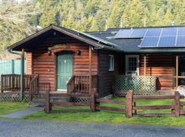 Elk Meadow Cabins 7 Beachcomber Studio，位于Orick的酒店