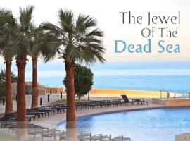 Dead Sea Jordan Sea View Samarah Resort Traveler Award 2024 winner，位于索瓦马的海滩短租房