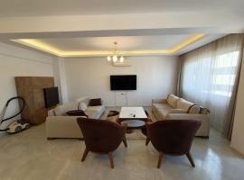 Flat For Rent At The City Center Of Kuşadası，位于库萨达斯的海滩短租房