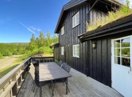 Cozy Home In Øyer With House A Mountain View，位于奥耶的酒店