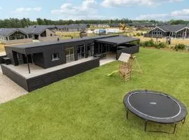 Nice Home In Nørre Nebel With Kitchen