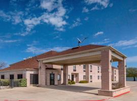 Red Roof Inn Fort Worth - Saginaw，位于沃思堡的酒店