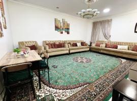 3 bedrooms flat with 2 living rooms，位于Al ‘Awālī的酒店