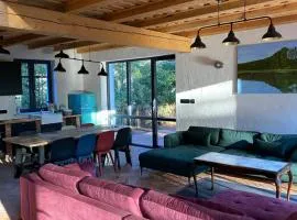 Dom Biały, willa nad jeziorem