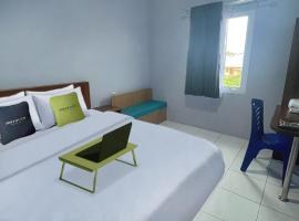 Urbanview Hotel Mutiara Persada Syariah Majalengka by RedDoorz，位于Brujul的酒店