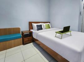 Urbanview Hotel Mutiara Persada Syariah Majalengka by RedDoorz，位于Brujul的酒店