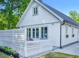 2 Bedroom Beautiful Home In Mörrum