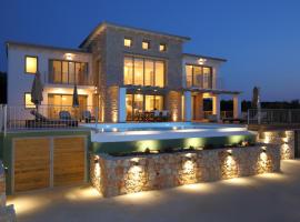 Tsakmakis Villas Luxury- Panoramic Sea View - Lefkada，位于苏卡雷斯的别墅