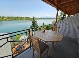 Bujtina Zejtaria Agroturizem，位于Belsh的酒店