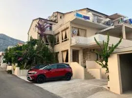 Apartmani Fani 2 min walking from sea