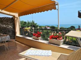 CASA DINKY Attico con terrazza vista mare，位于福尔米亚的宠物友好酒店