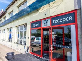 Hotel Tif，位于Obrnice的酒店
