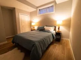 Kid & Pet Friendly Walkout BSMT 90 mins to Banff and 30 mins to Downtown Calgary