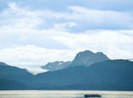 Halibut Hideaway at Kachemak Bay Kabins，位于荷马的酒店