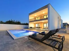 Villa Good Vibes with heated pool