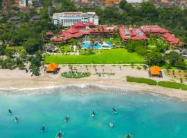 Holiday Inn Resort Baruna Bali, an IHG Hotel，位于库塔的带按摩浴缸的酒店