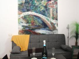 Casetta Monet - nel cuore della pedonale，位于多尔切阿夸的公寓