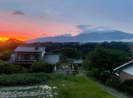Asama Vista quiet home with view, Foreign Hosts，位于御代田町的别墅