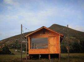 Camping & Cabaña San Francisco - Guatavita，位于瓜塔维塔的山林小屋