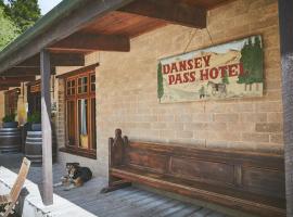 The Danseys Pass Hotel，位于Ranfurly的酒店