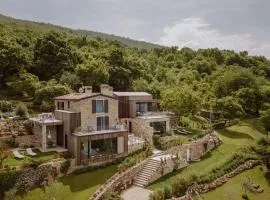 FAVAI HILLS your secret hideaway
