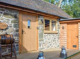 Stunning cottage nestled under the Longmynd Hills.，位于彻奇斯特雷顿的度假屋