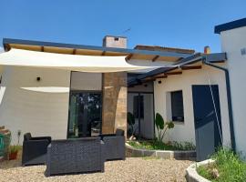 Bungalow Sierra San Vicente，位于Hinojosa de San Vicente的酒店