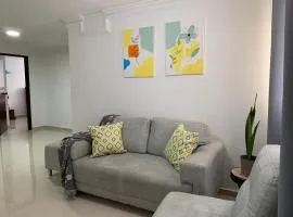 Habitación en apartamento compartido al frente del cc Unico