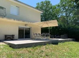 Dépendance chaleureuse et calme