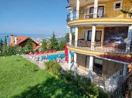 Trabzon manzaralı havuzlu villa