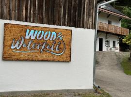 Wood Apartment，位于Lambichl的酒店