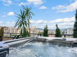 The Episode - Jacuzzi Penthouses，位于克卢日-纳波卡的酒店