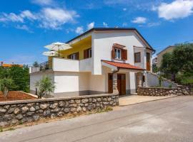 Gorgeous Home In Kras With House A Panoramic View，位于克拉斯的酒店