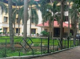 Kottaram Hotels Ottaplam，位于帕拉克卡德的酒店