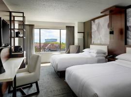 Marriott East Lansing at University Place，位于兰辛的酒店