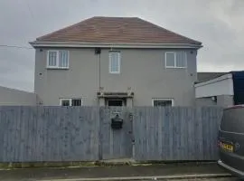 The hawthorns large detached 3 bedroom family home