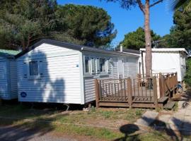 Mobile home camping Pedro，位于勒格劳德阿格德的豪华帐篷营地