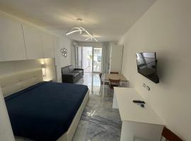 Infinity Residence con Parcheggio，位于切萨雷奥港的公寓式酒店