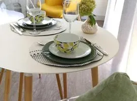 555 Appartement calme et climatisé au cœur du village