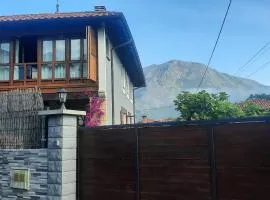 La casa de abajo