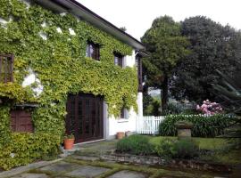 Preciosa casa familiar con jardín，位于卡达韦多的酒店