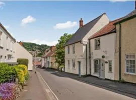 Carpenters Cottage Quirky home Seaside town