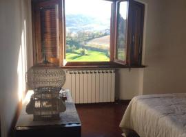 Charming Villa in Monferrato，位于Camino的度假屋