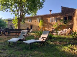 Le moulin du Rubeguet，位于Saint-Julien-de-Cassagnas的酒店