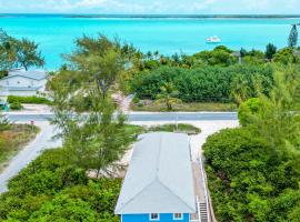 Sheer Bliss BeachView Apt #2，位于Exuma Harbour Estates的酒店