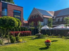 Hotel Adria，位于鲁达希隆斯卡的酒店