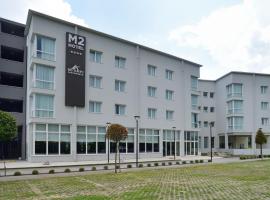 M2 Hotel，位于比森齐奥营的酒店