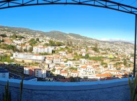 Chalé Funchal - City view，位于丰沙尔的乡间豪华旅馆